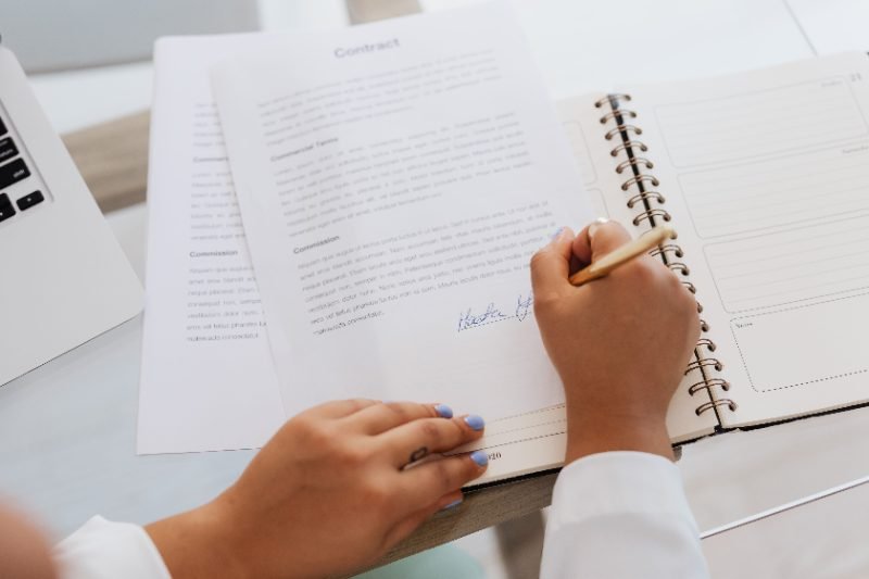 Traduction de documents financiers et fiscaux services à Sherbrooke, Québec
